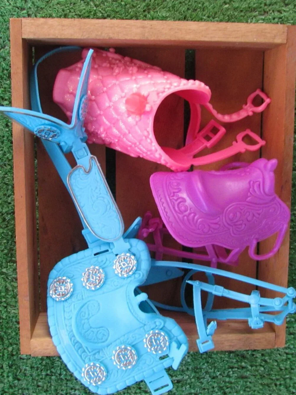 BARBIE WESTERN STAR HORSE + TRAILER, SADDLES, WOODEN TACK BOX BENCH, MISC LOT